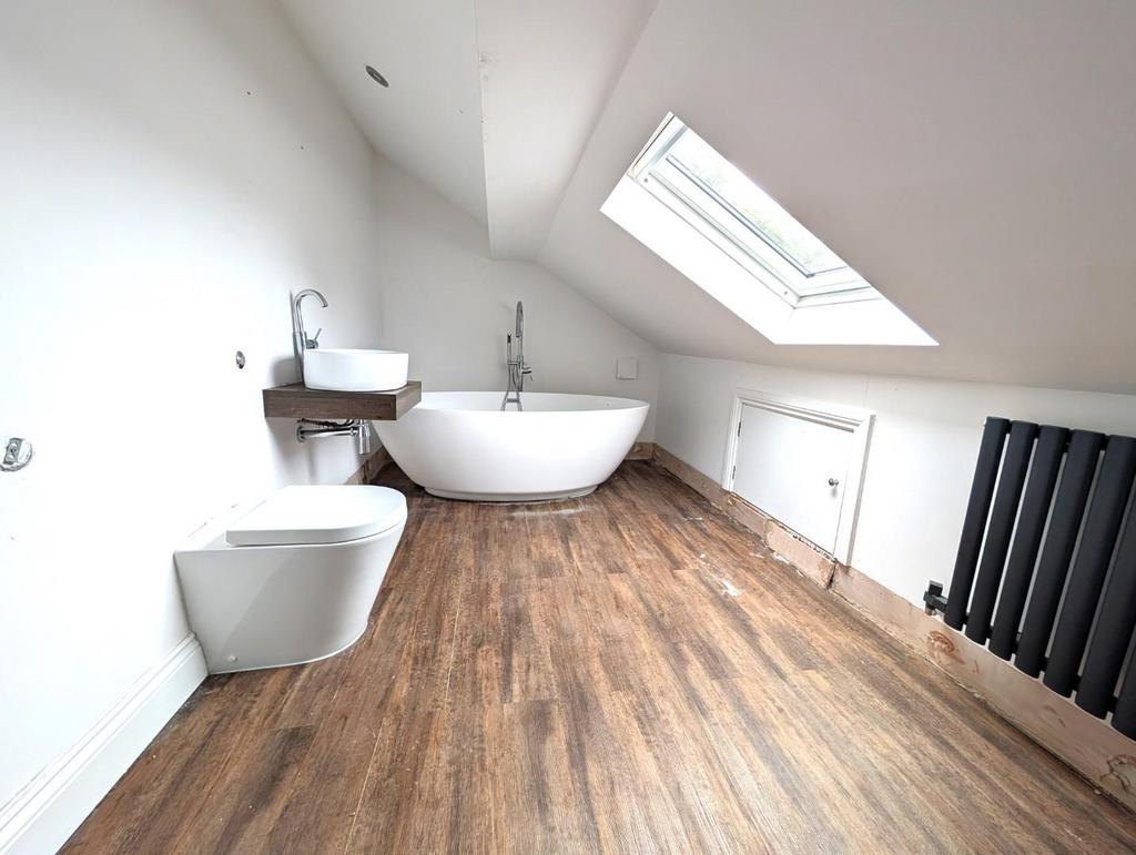 1st Floor Bathroom