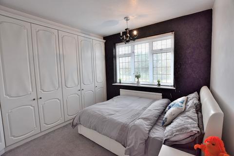 3 Wilmer Way, London, N14 7JD