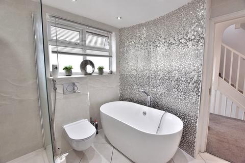 3 Wilmer Way, London, N14 7JD