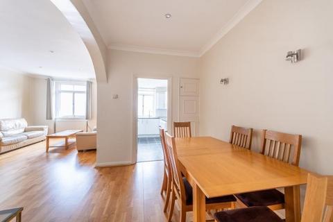 2 bedroom flat for sale, Gloucester Terrace, London, W2
