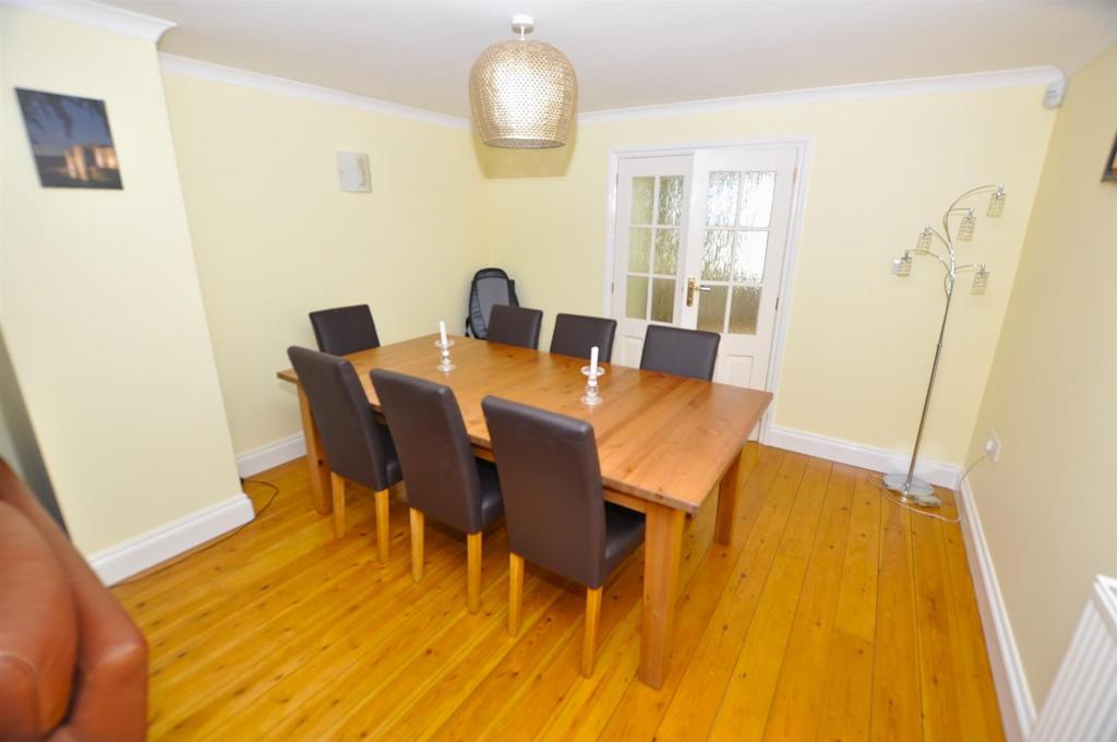 Lounge/Dining/Family Room
