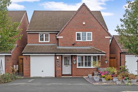 4 bedroom detached house for sale, Codling Road, Evesham WR11