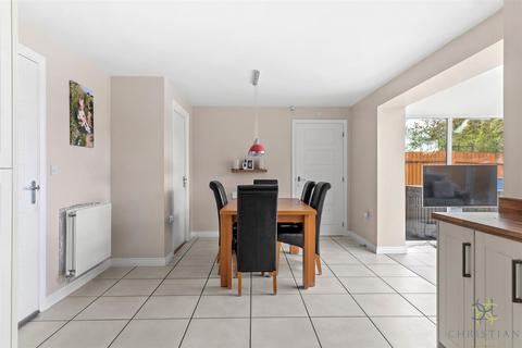 4 bedroom detached house for sale, Codling Road, Evesham WR11