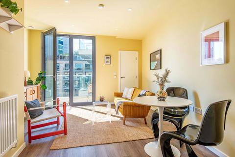 at Flat 714 Ceylon House, 70 Alie Street, London E1