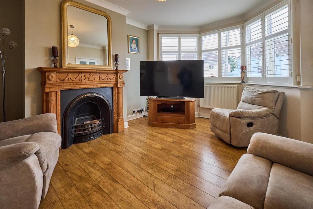Lounge to Front