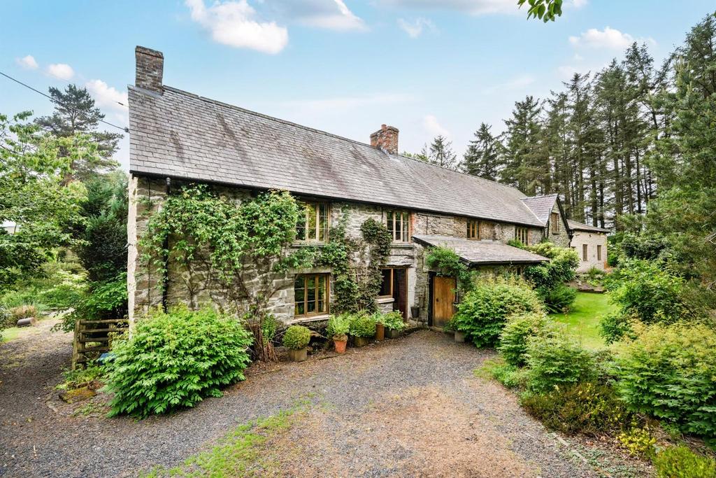 Stonework to property.jpg