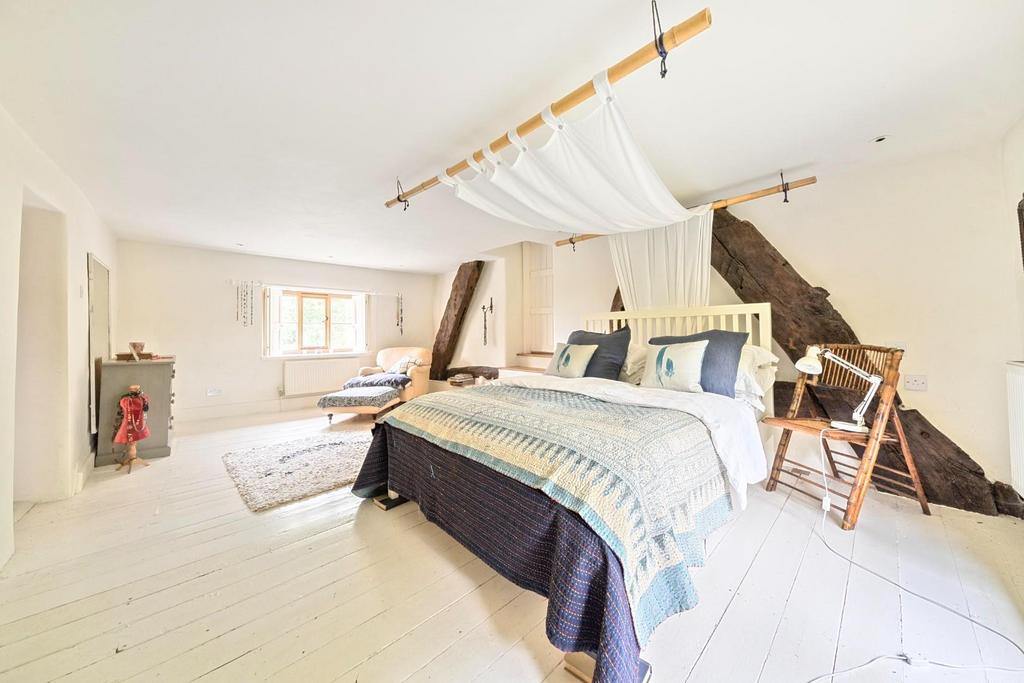 Bedroom (White).jpg