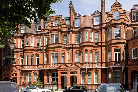 undefined, Sloane Gardens, London, SW1W