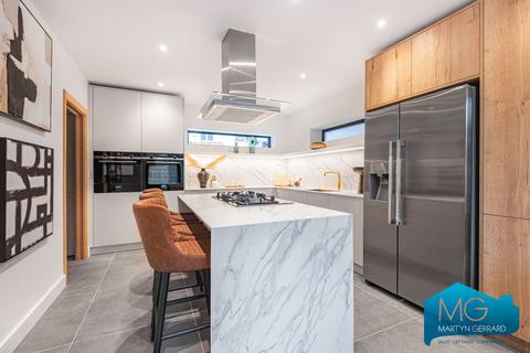 undefined, Greenoak Close, London, N20