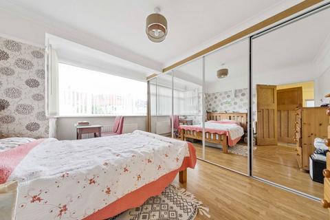 undefined, Lyndhurst Avenue, London SW16