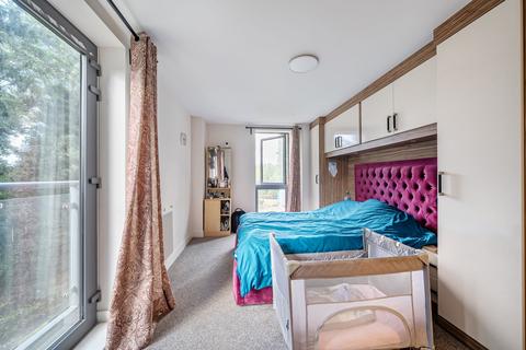 3 bedroom apartment for sale, Nobel Close, Theodor Court, NW9