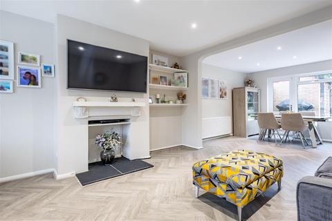 3 bedroom semi-detached house for sale, Crows Road, Epping