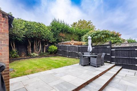 3 bedroom semi-detached house for sale, Crows Road, Epping