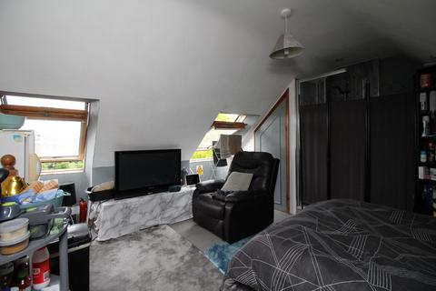1 bedroom house of multiple occupation for sale, Douglas Road, Tonbridge, Kent, TN9 2ST
