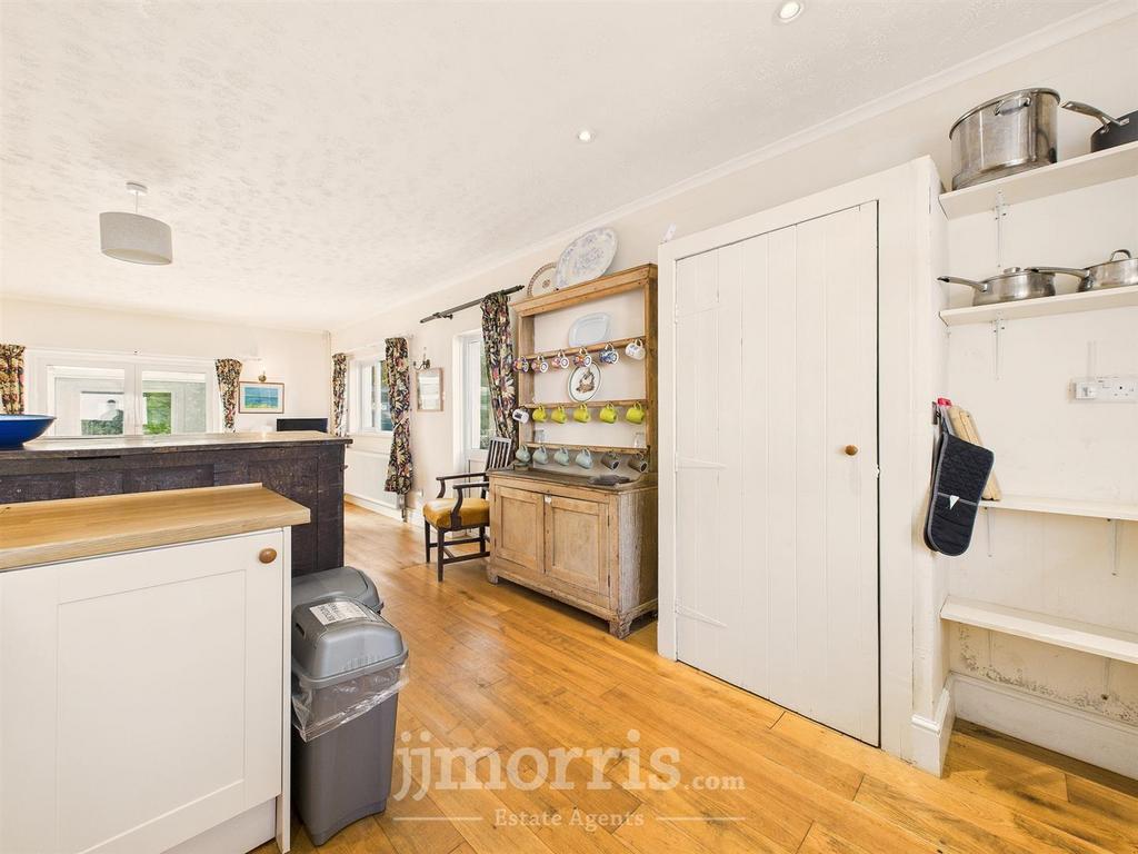 CAM05297 G0-PR0092-STILL026.jpg