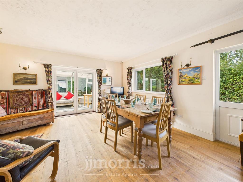 CAM05297 G0-PR0092-STILL022.jpg