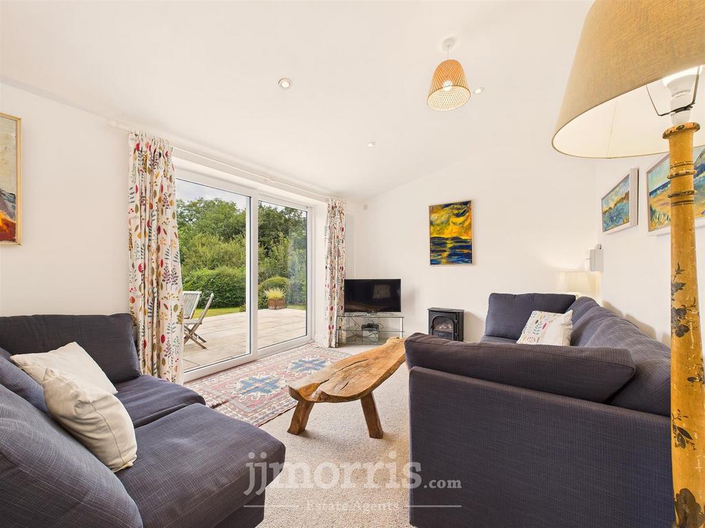 CAM05297 G0-PR0092-STILL012.jpg