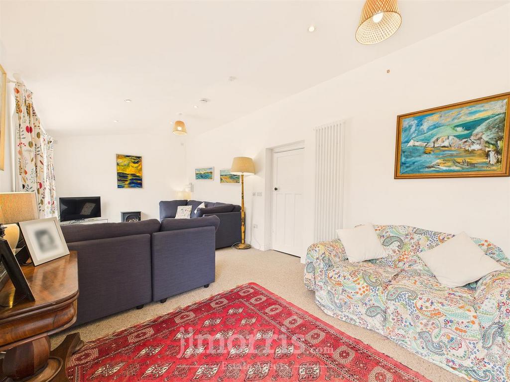 CAM05297 G0-PR0092-STILL014.jpg