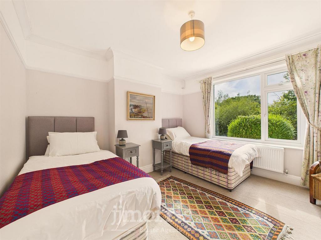 CAM05297 G0-PR0092-STILL020.jpg