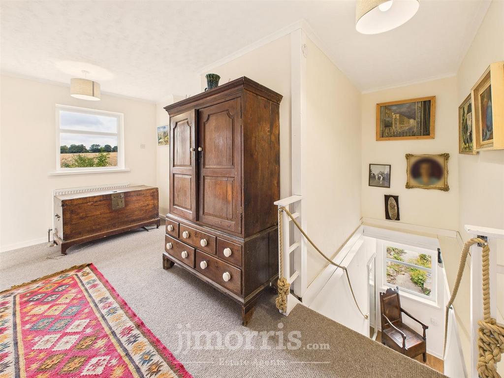 CAM05297 G0-PR0092-STILL032.jpg