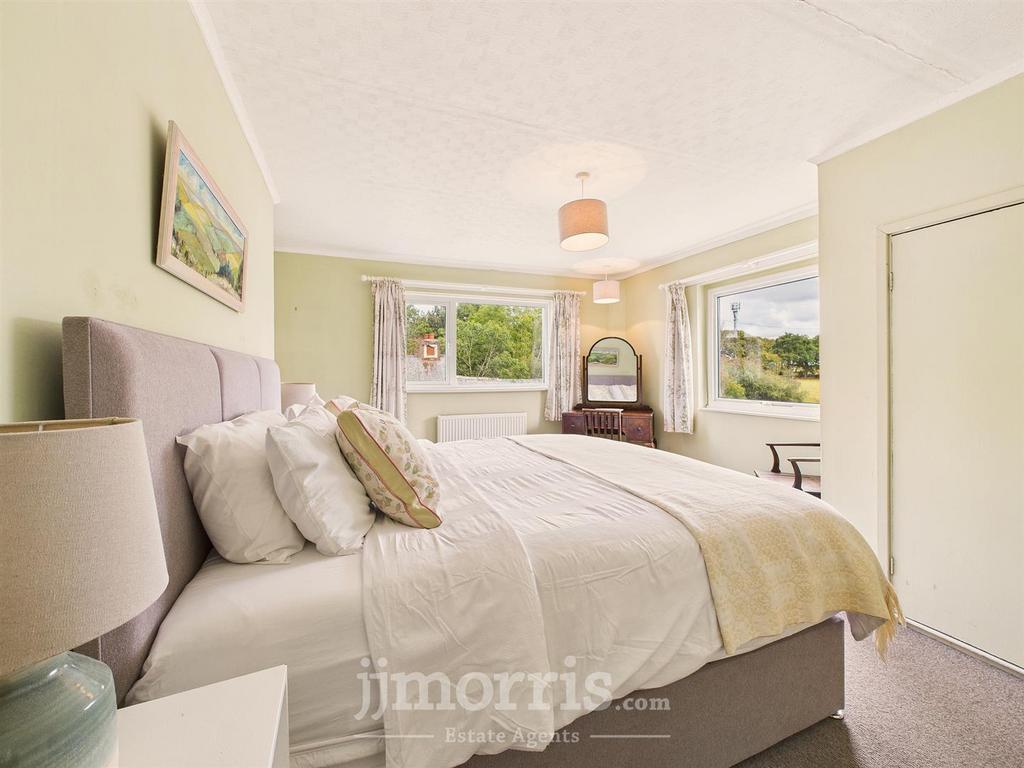 CAM05297 G0-PR0092-STILL033.jpg