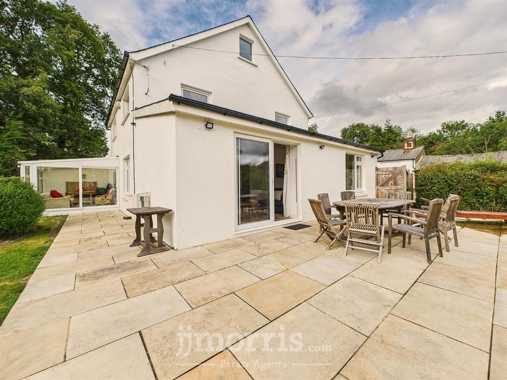 CAM05297 G0-PR0092-STILL019.jpg