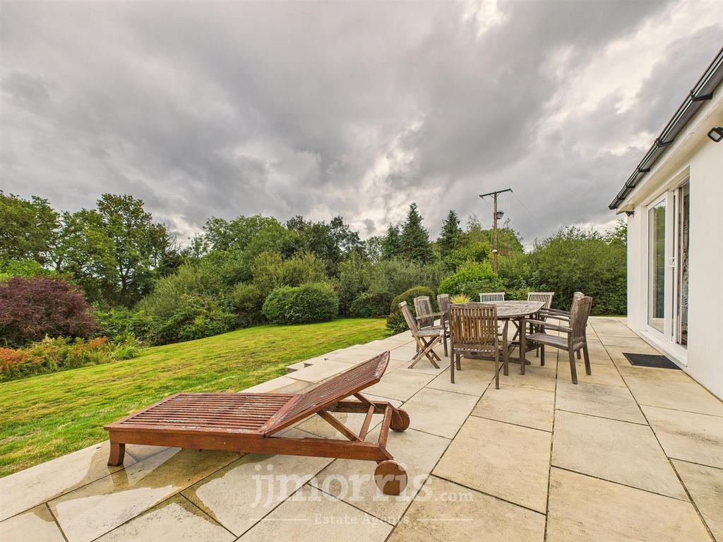 CAM05297 G0-PR0092-STILL018.jpg