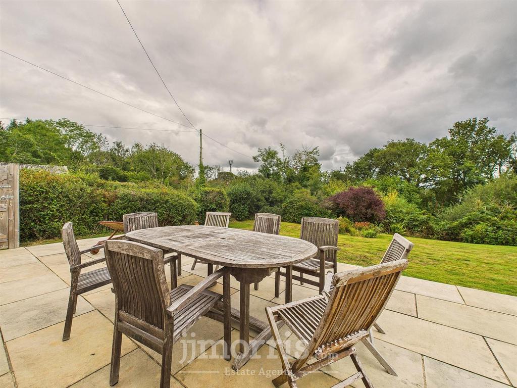 CAM05297 G0-PR0092-STILL017.jpg