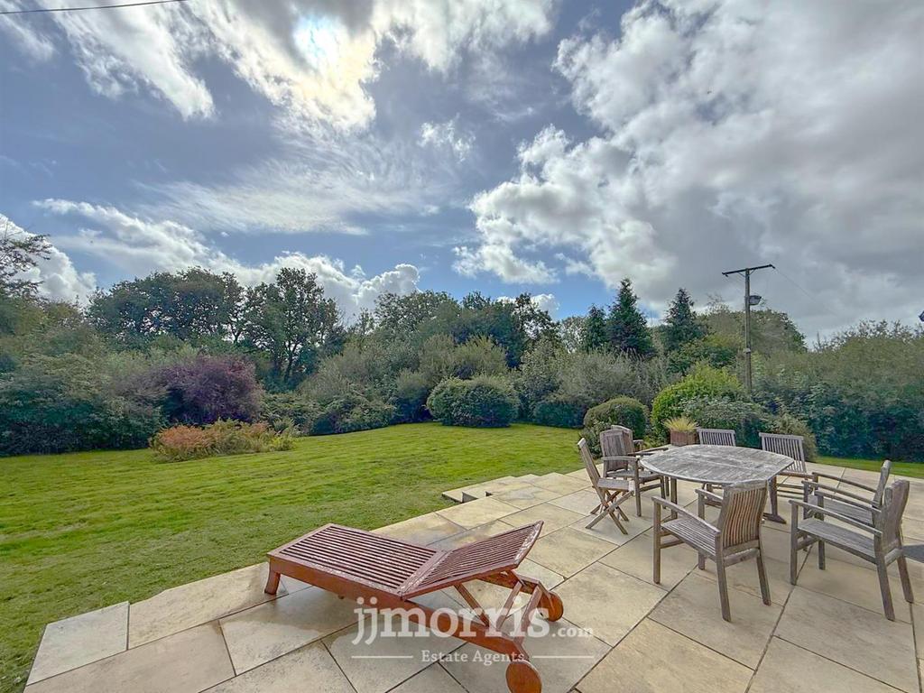 Acc0 be5 b becd 46 a8 8763 47 f058 eb328 f.jpeg