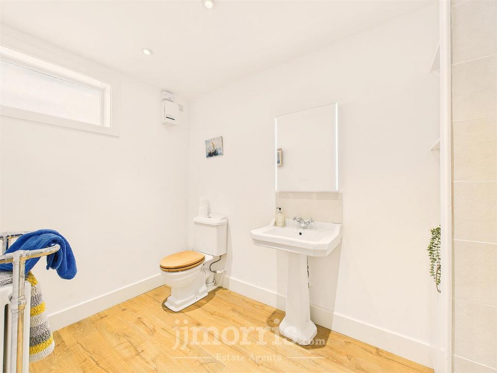 CAM05297 G0-PR0092-STILL009.jpg