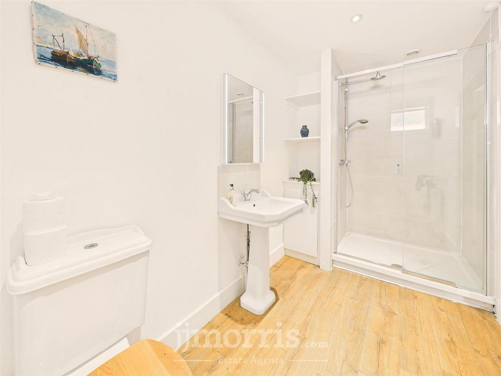 CAM05297 G0-PR0092-STILL010.jpg