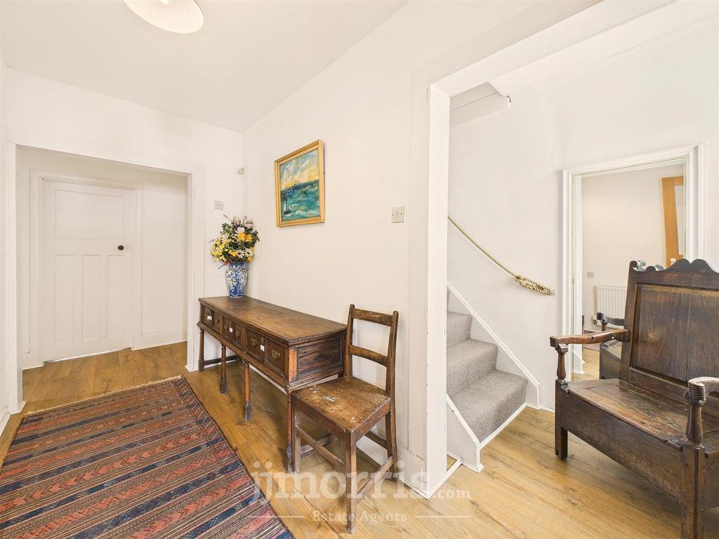 CAM05297 G0-PR0092-STILL007.jpg