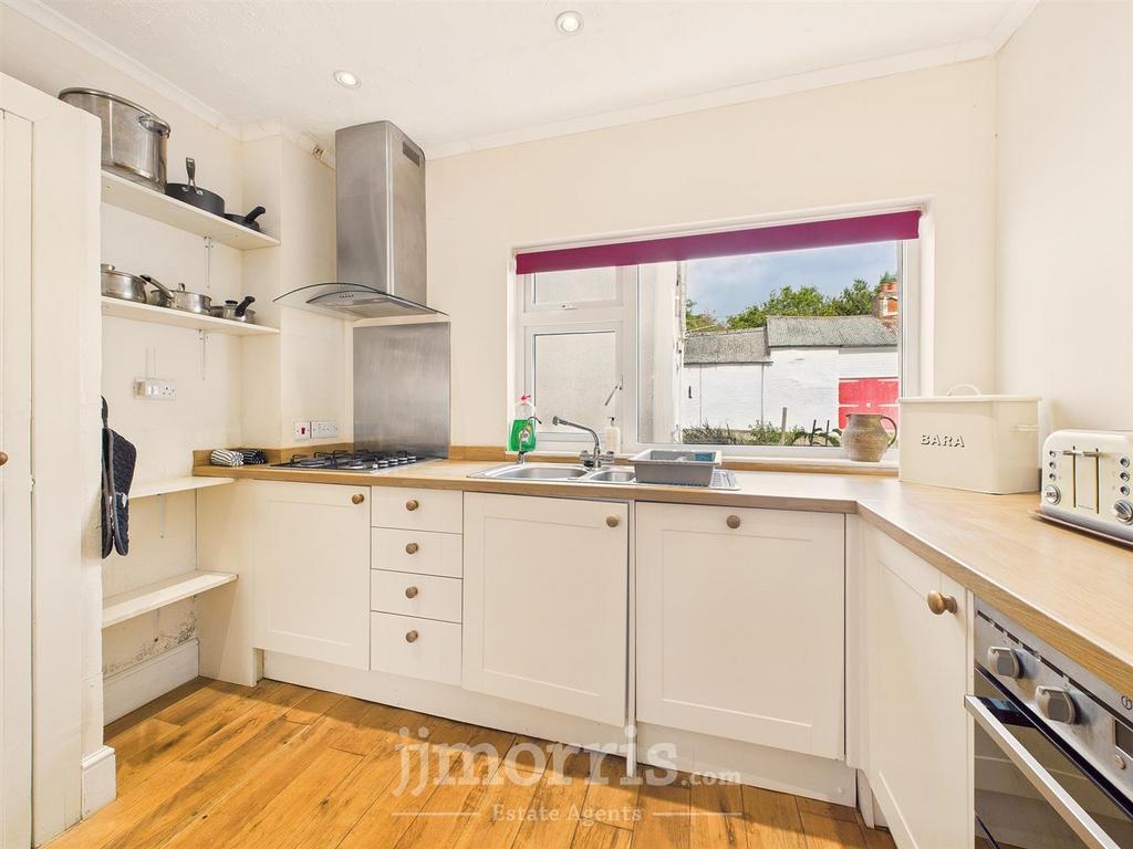 CAM05297 G0-PR0092-STILL027.jpg