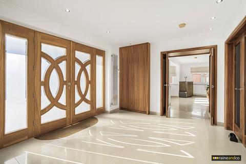 undefined, College Road, Hoddesdon