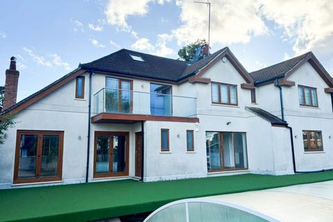 undefined, College Road, Hoddesdon