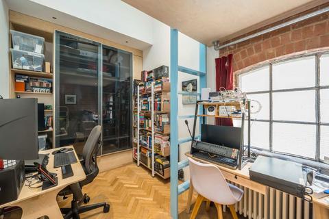 2 bedroom flat for sale, Fawe Street, London E14