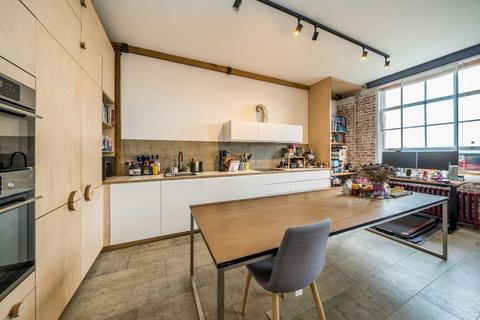 2 bedroom flat for sale, Fawe Street, London E14