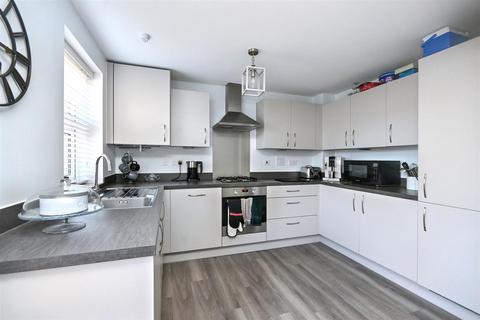 3 bedroom semi-detached house for sale, Blue Bird Way, Eastbourne