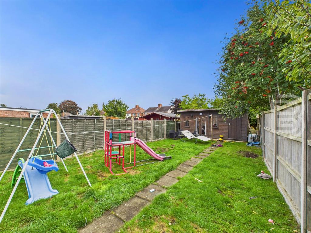 Rear Garden (2).jpg