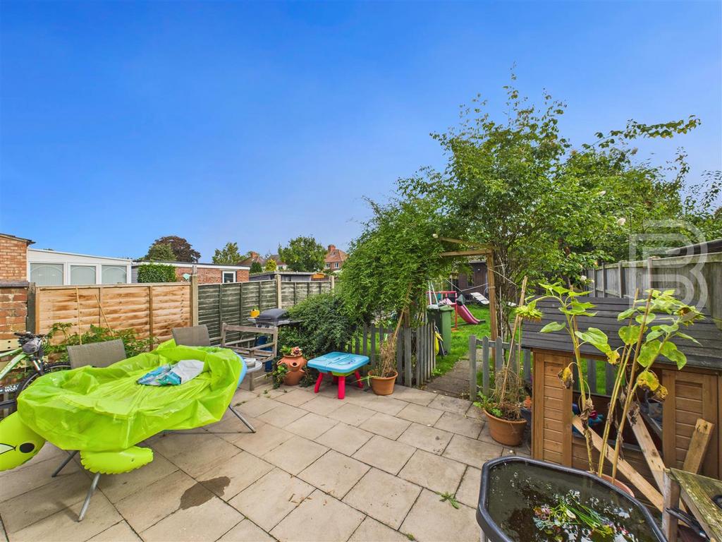 Rear Garden (3).jpg