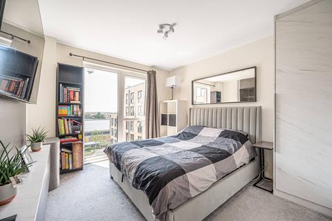 3 bedroom flat to rent, Coleby House, Cricklewood, London, NW2