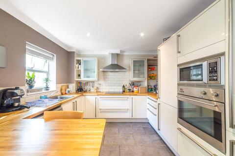 Northpoint Square, Camden, London, NW1