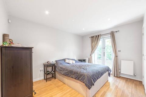 2 bedroom flat to rent, Northpoint Square, Camden, London, NW1