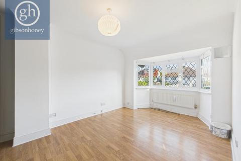 3 bedroom house to rent, Cherry Close, Ruislip HA4