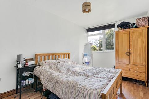 2 bedroom flat for sale, Flaxman Road, London, SE5