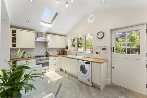 2 bedroom apartment for sale, Grove Avenue, Hanwell, W7