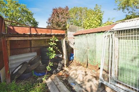 undefined, Grove Avenue, Hanwell