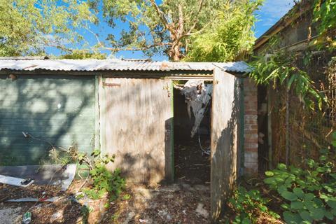 undefined, Grove Avenue, Hanwell