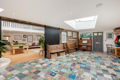 7 bedroom detached house to rent, Bridge Street, Fenny Compton Southam, Warwickshire CV47 2XY