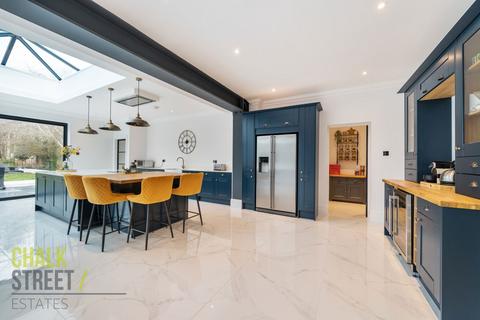 undefined, Woodlands Avenue, Emerson Park, RM11